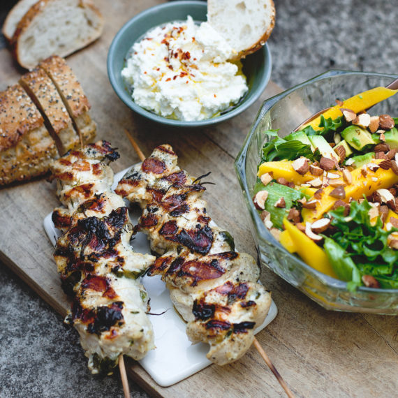Sommerspyd med fetaost krem og mangosalat