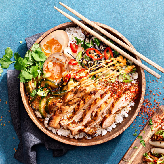 Ricebowl med lårfilet og chilimajones
