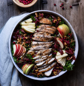 Høstlig kyllingsalat med tyttebærdressing