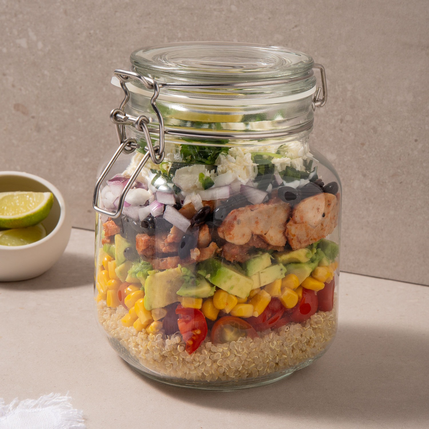 Quinoa og avokad bowl
